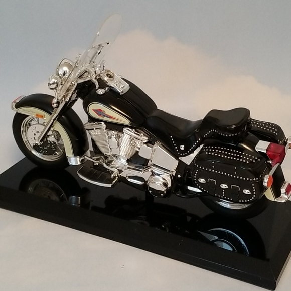 Harley Davidson Motorcycle Telephone Display - Picture 8 of 15